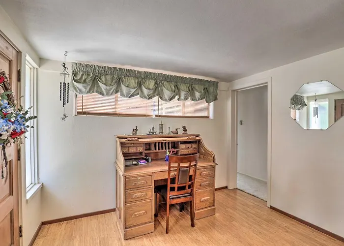 Lots Of Parking & Only 2 Steps Into The Back Door! Holiday home Bisbee