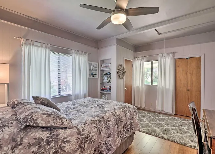Holiday home Lots Of Parking & Only 2 Steps Into The Back Door! Bisbee
