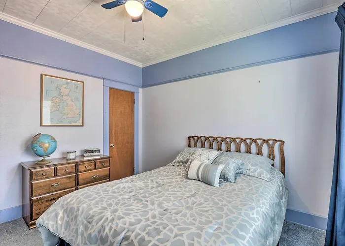 Lots Of Parking & Only 2 Steps Into The Back Door! * Bisbee