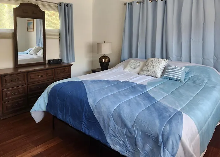 Lots Of Parking & Only 2 Steps Into The Back Door! Holiday home Bisbee