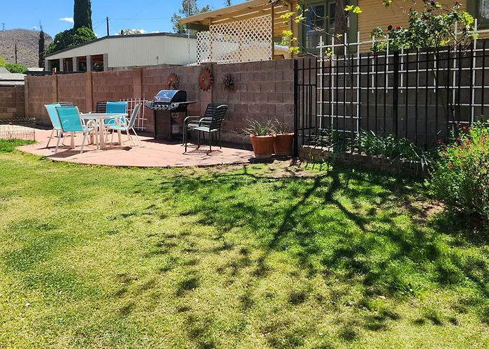 Lots Of Parking & Only 2 Steps Into The Back Door! * Bisbee